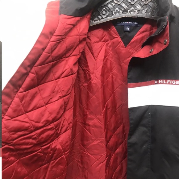 Tommy Hilfiger Men’s Sport Coat Windbreaker Detachable Hood Black Red White M - Picture 3 of 12